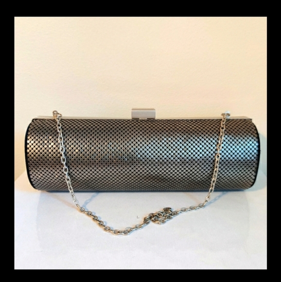 BCBG Silver Liquid Metal Barrel Clutch Bag EUC 🛍️ - Picture 10 of 11